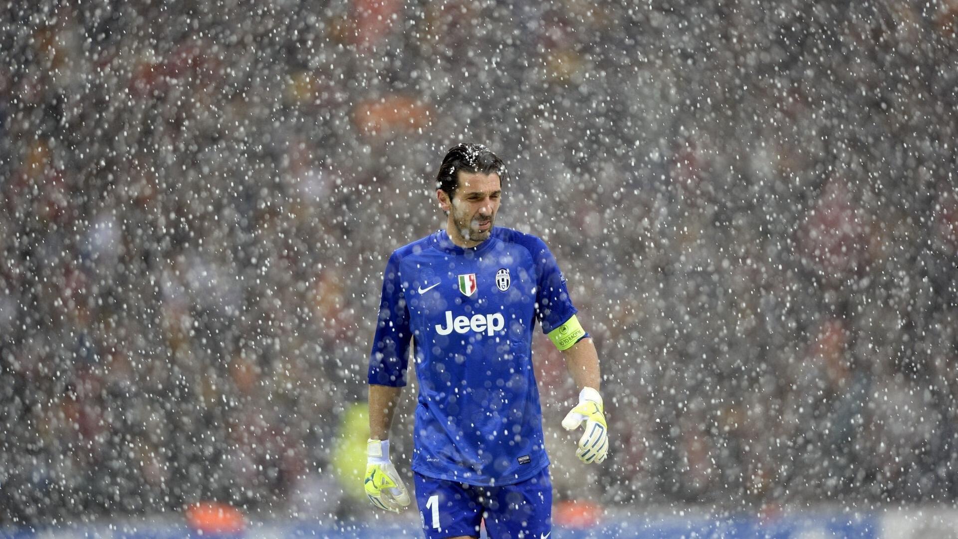 中国花样游泳队世锦赛摘金 演绎水中芭蕾新高度