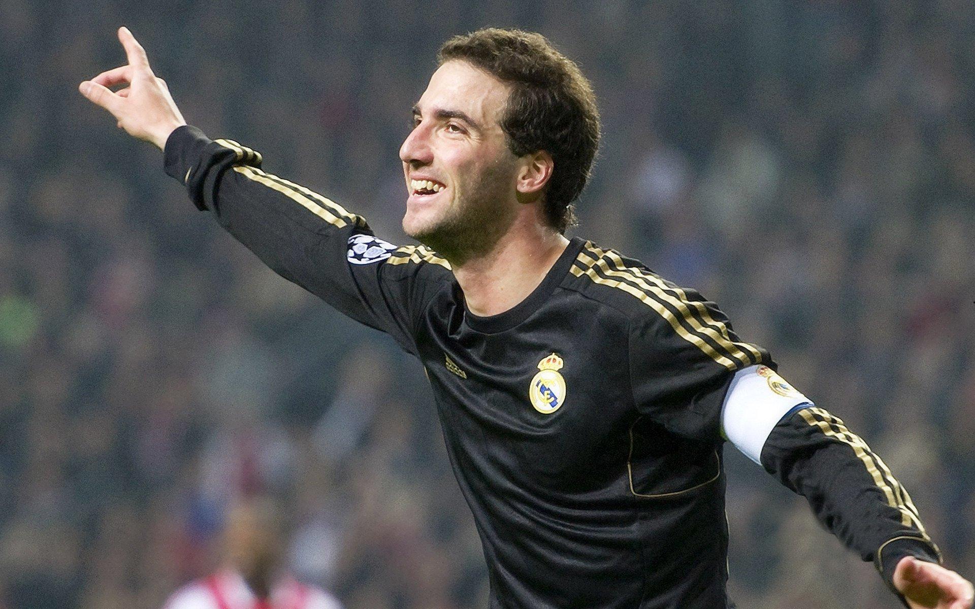 中国蝶泳新星闪耀国际泳联世锦赛,刷新亚洲纪录夺金