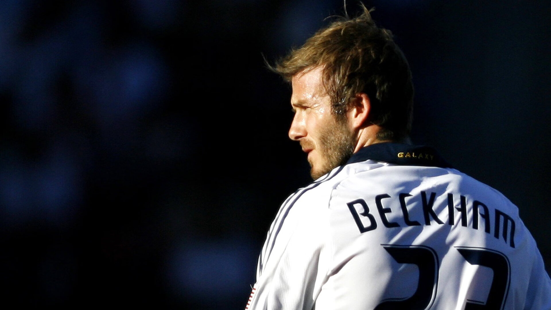 双加时鏖战！湖人险胜凯尔特人，詹姆斯关键三分锁定胜局